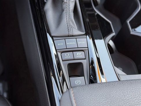 Used 2025 Toyota Camry XLE w/ Premium Package image 20