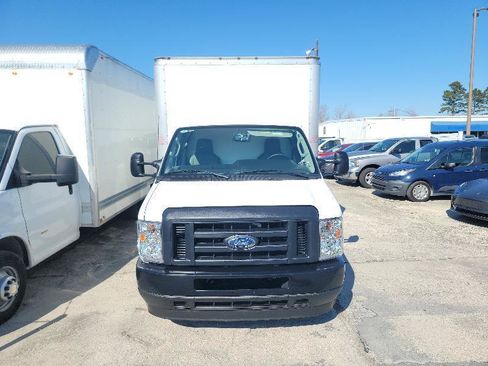 Used 2024 Ford E-350 and Econoline 350 Super Duty RWD image 3
