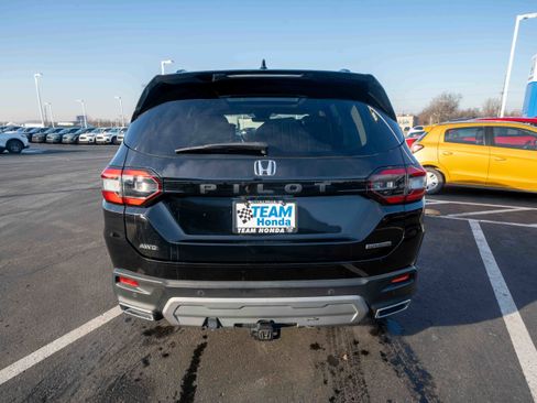 Used 2024 Honda Pilot Touring image 5