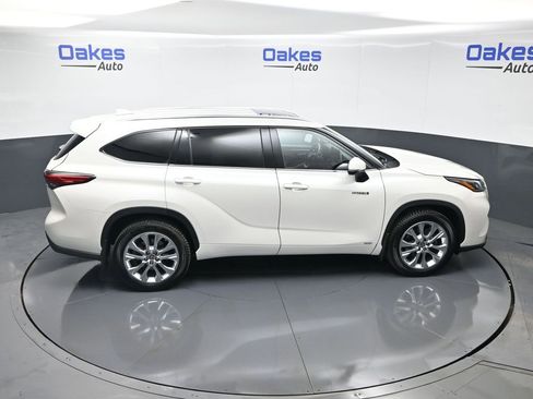 Used 2021 Toyota Highlander Limited image 56