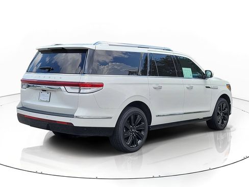 Certified 2022 Lincoln Navigator L Reserve w/ Monochromatic Package RWD image 3