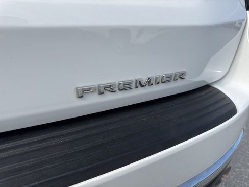 Used 2023 Chevrolet Suburban Premier image 32
