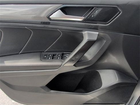 Certified 2023 Volkswagen Tiguan SE image 31