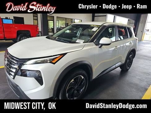Used 2024 Nissan Rogue SV AWD/4WD image 1