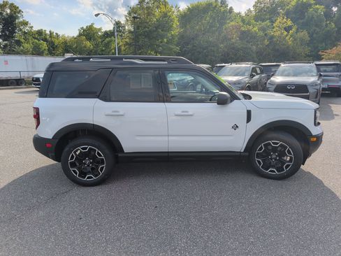 Used 2025 Ford Bronco Sport Outer Banks AWD/4WD image 3