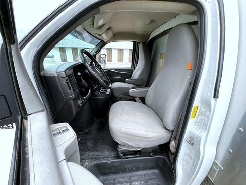 Used 2012 Chevrolet Express 4500 w/ RV Package image 10