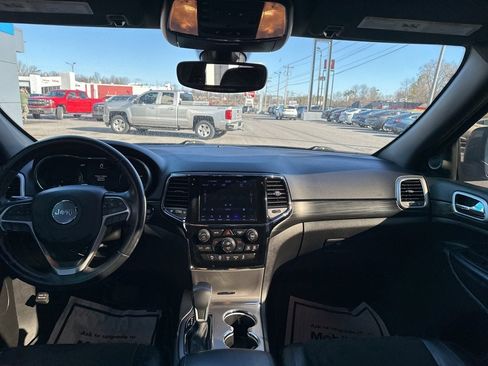 Used 2019 Jeep Grand Cherokee Altitude image 2