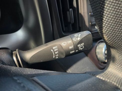 Used 2016 Toyota RAV4 LE AWD/4WD image 38