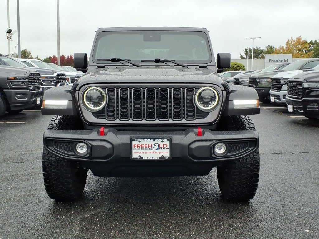 Used 2024 Jeep Wrangler Unlimited Rubicon AWD/4WD image 2