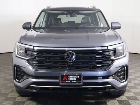 Used 2024 Volkswagen Atlas SEL Premium R-Line AWD/4WD image 16