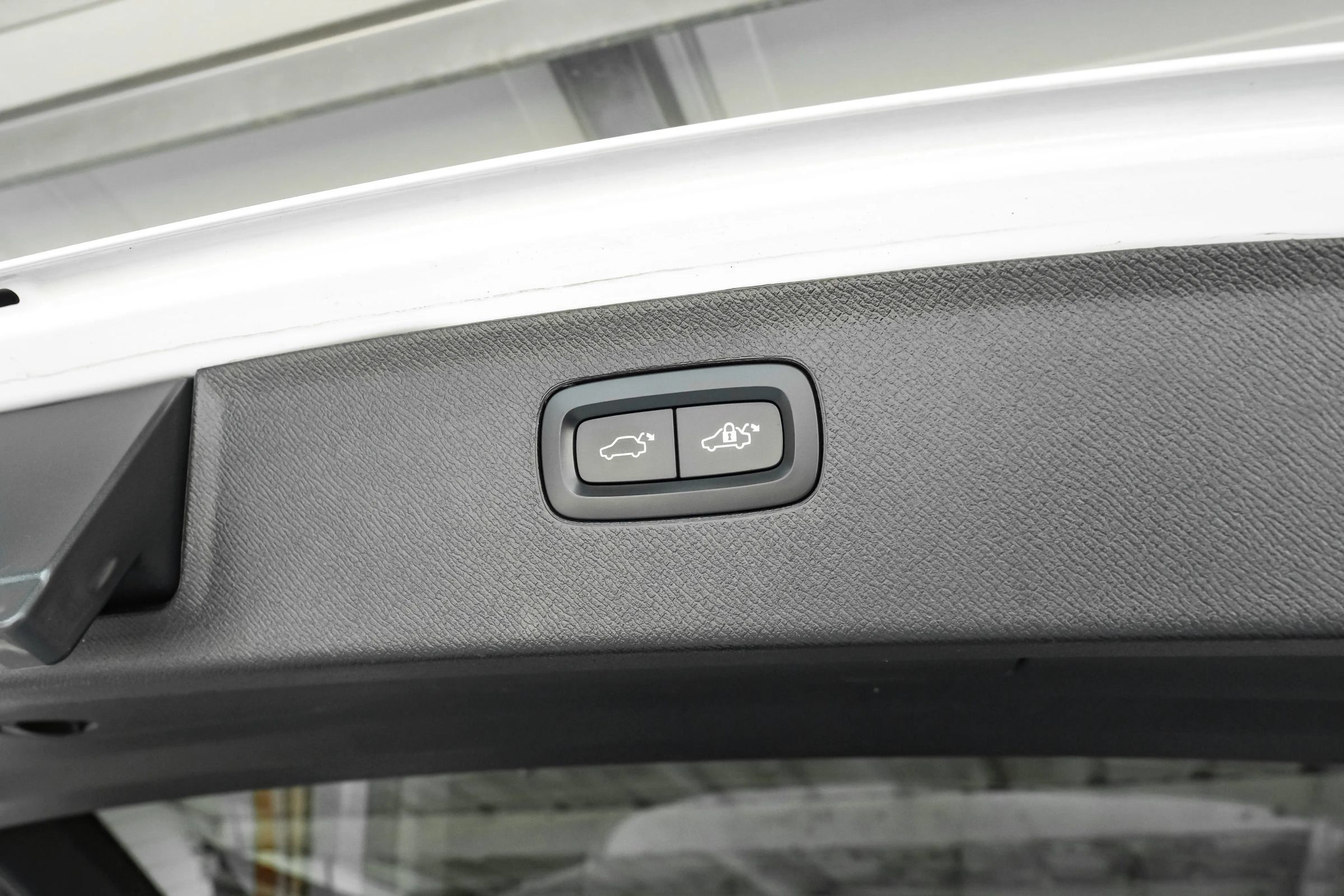 Used 2020 Volvo XC90 T5 Momentum w/ Protection Package Premier FWD image 45