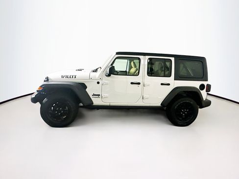 Used 2022 Jeep Wrangler Unlimited Sport image 4