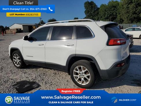 Used 2018 Jeep Cherokee Latitude w/ Cold Weather Group FWD image 3