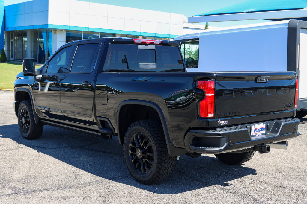 New 2026 Chevrolet Silverado 2500 High Country w/ High Country Premium Package AWD/4WD image 5