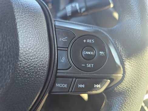 Used 2022 Toyota Corolla LE image 31