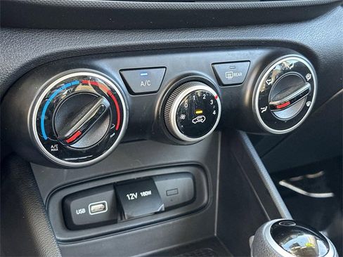 Used 2022 Hyundai Venue SE w/ Cargo Package image 34