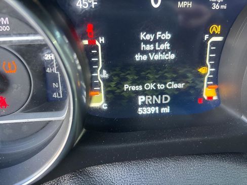 Used 2020 Jeep Gladiator Sport w/ Quick Order Package 24S image 17