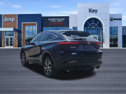 Used 2023 Toyota Venza LE AWD/4WD image 4