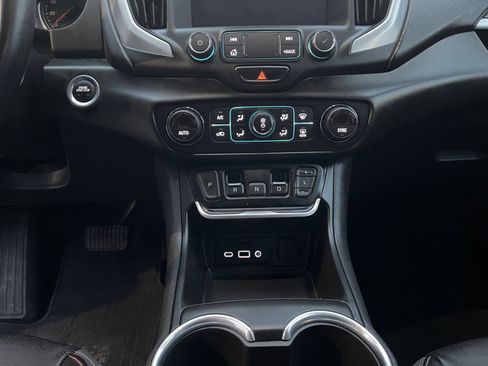 Used 2021 GMC Terrain SLT image 12