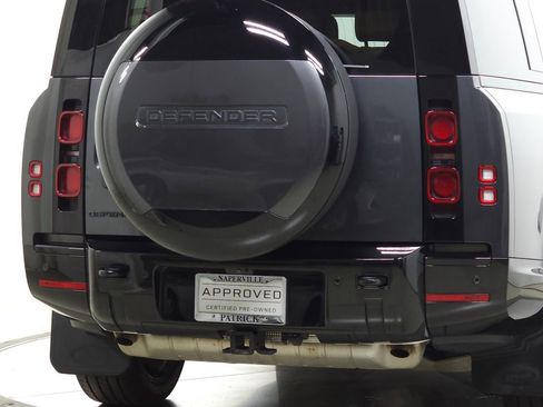 Certified 2025 Land Rover Defender 130 X-Dynamic SE AWD/4WD image 7