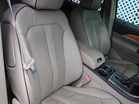 Used 2015 Lincoln MKX FWD w/ Equipment Group 102A image 9