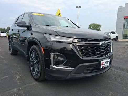 Used 2023 Chevrolet Traverse RS w/ LPO, Floor Liner Package AWD/4WD image 4