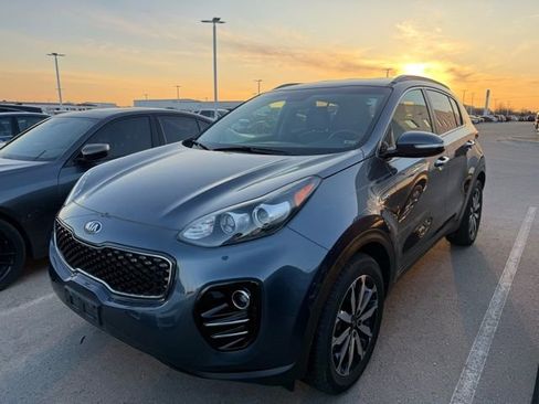 Used 2019 Kia Sportage EX image 3
