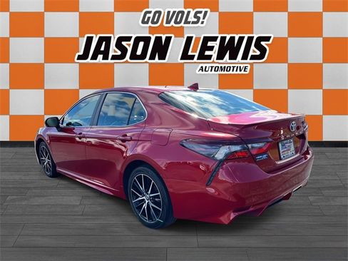 Used 2024 Toyota Camry SE image 6