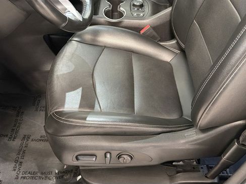 Used 2023 GMC Terrain SLT FWD image 21