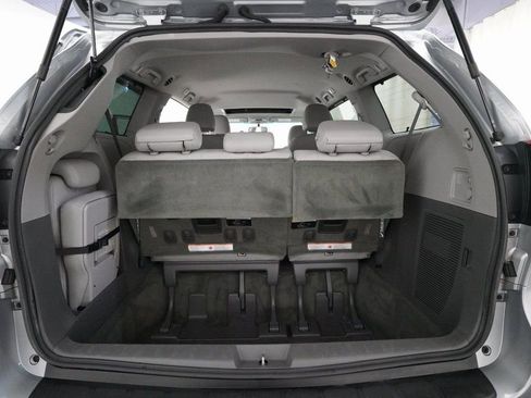 Used 2016 Toyota Sienna XLE w/ XLE Navigation Package image 10
