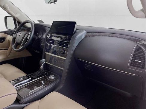 Certified 2024 Nissan Armada Platinum image 30