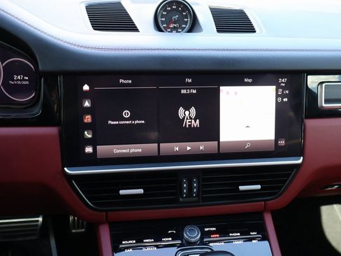 Used 2022 Porsche Cayenne GTS image 25