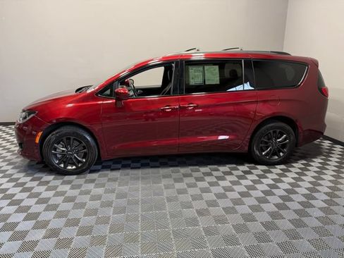 Used 2020 Chrysler Pacifica Touring-L AWD/4WD image 6