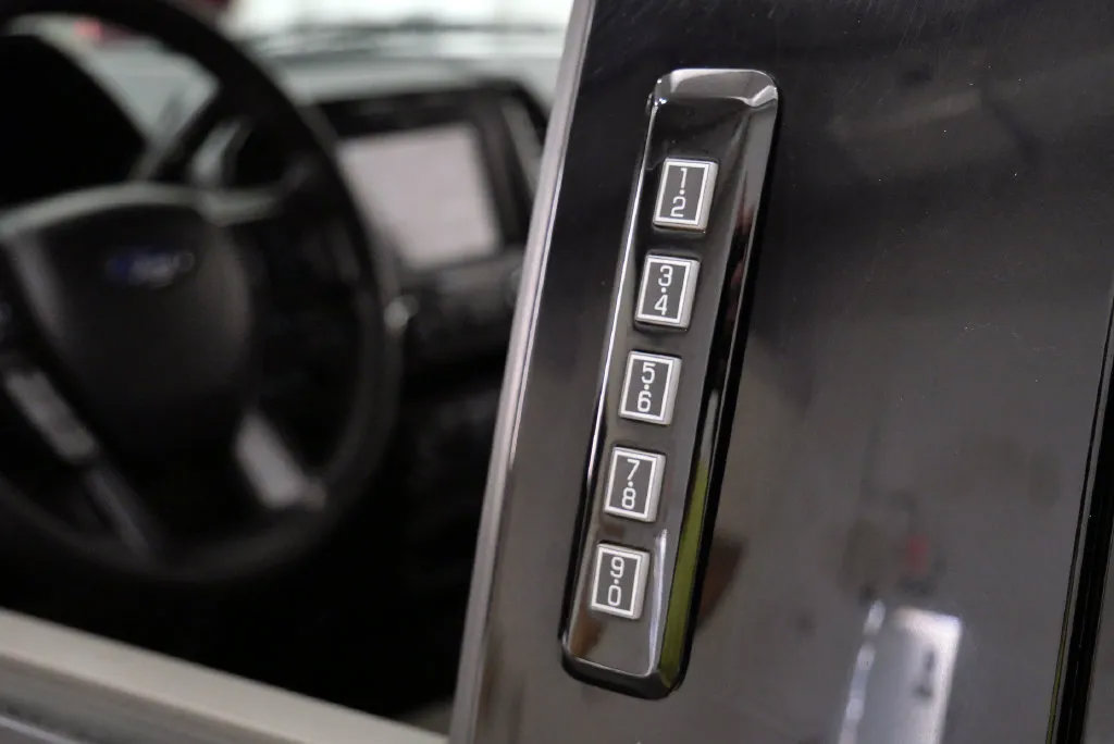 Used 2019 Ford F150 XLT AWD/4WD image 14