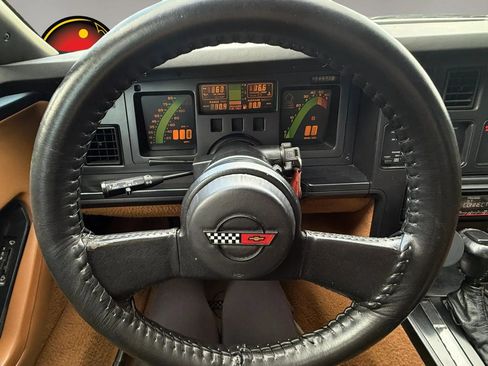 Used 1988 Chevrolet Corvette Coupe RWD image 23
