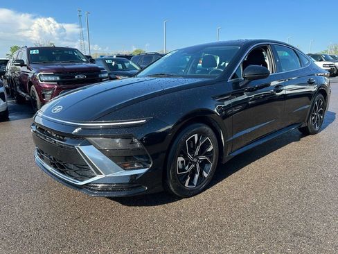 Used 2025 Hyundai Sonata SEL FWD image 4