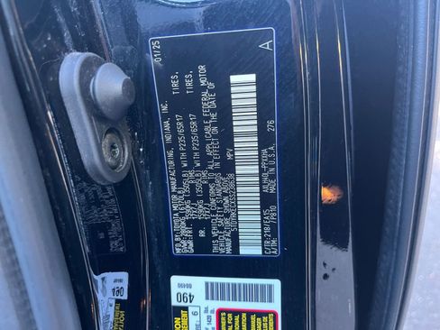 Used 2025 Toyota Sienna XLE image 32