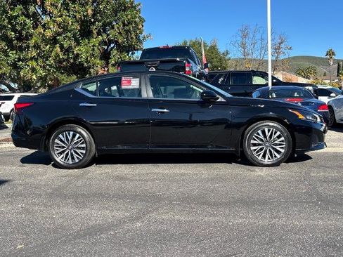 Certified 2023 Nissan Altima 2.5 SV image 2