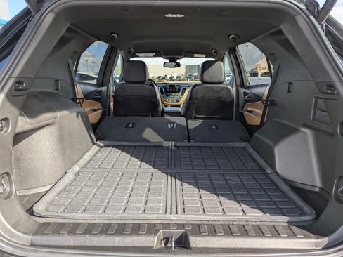 Used 2018 Chevrolet Equinox Premier w/ Infotainment II Package AWD/4WD image 27