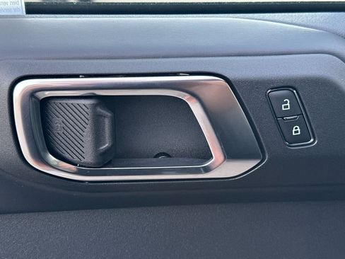 New 2025 Ford Bronco Badlands image 11