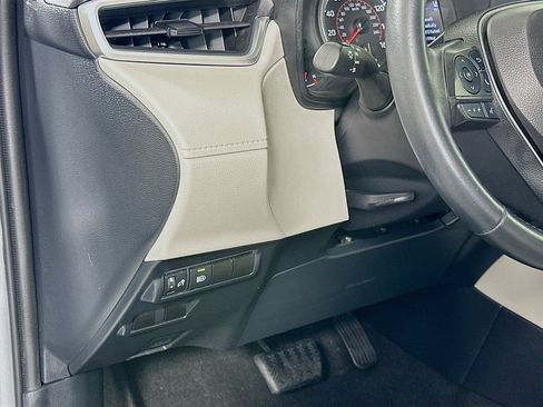 Certified 2022 Toyota Corolla Cross LE FWD image 10