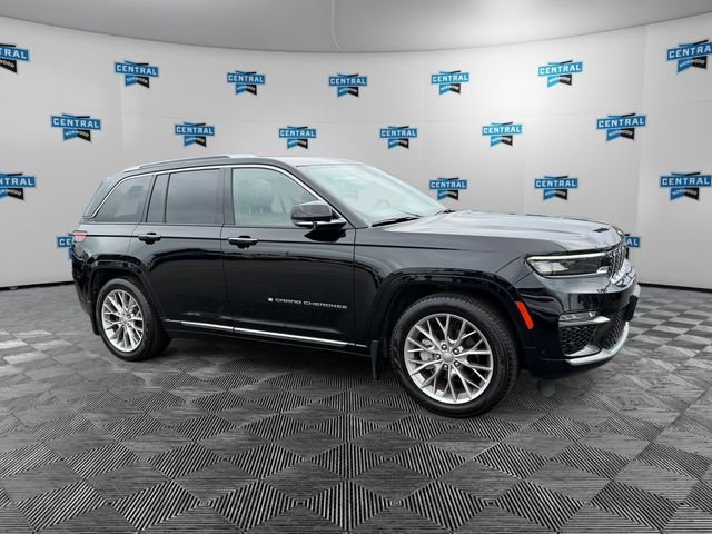 Certified 2023 Jeep Grand Cherokee Summit w/ Luxury Tech Group V AWD/4WD image 7