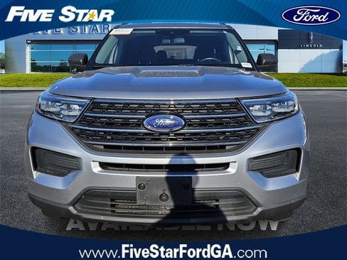 Used 2021 Ford Explorer XLT image 2
