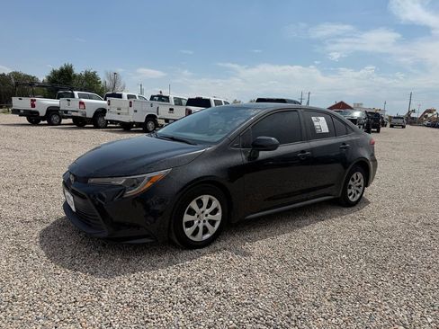 Used 2024 Toyota Corolla LE FWD image 4