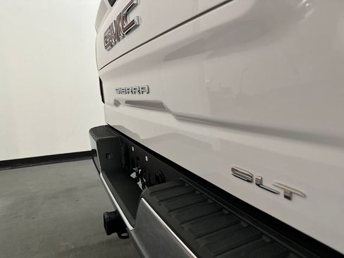 Used 2021 GMC Sierra 1500 SLT w/ SLT Premium Package RWD image 11