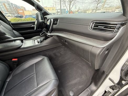 Used 2023 Jeep Wagoneer Series III w/ Preferred Equipment Group image 43