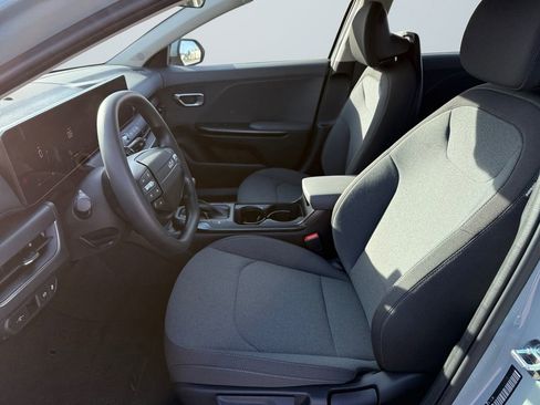 New 2025 Kia K4 LXS image 9