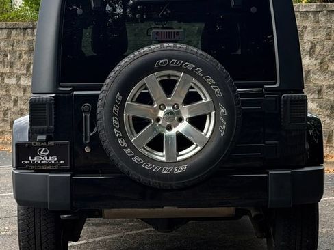 Used 2018 Jeep Wrangler Unlimited Sahara w/ Connectivity Group AWD/4WD image 42