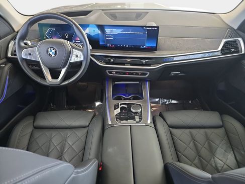 Certified 2025 BMW X7 xDrive40i image 11