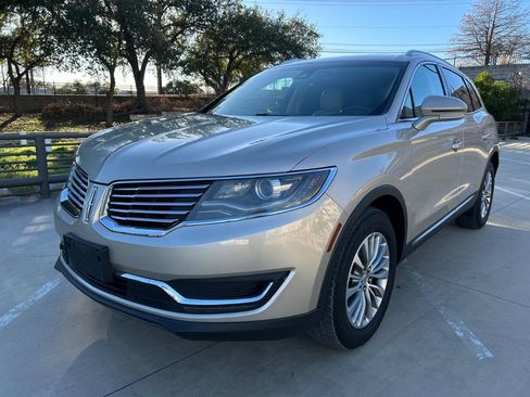 Used 2017 Lincoln MKX Select w/ Select Plus Package image 2